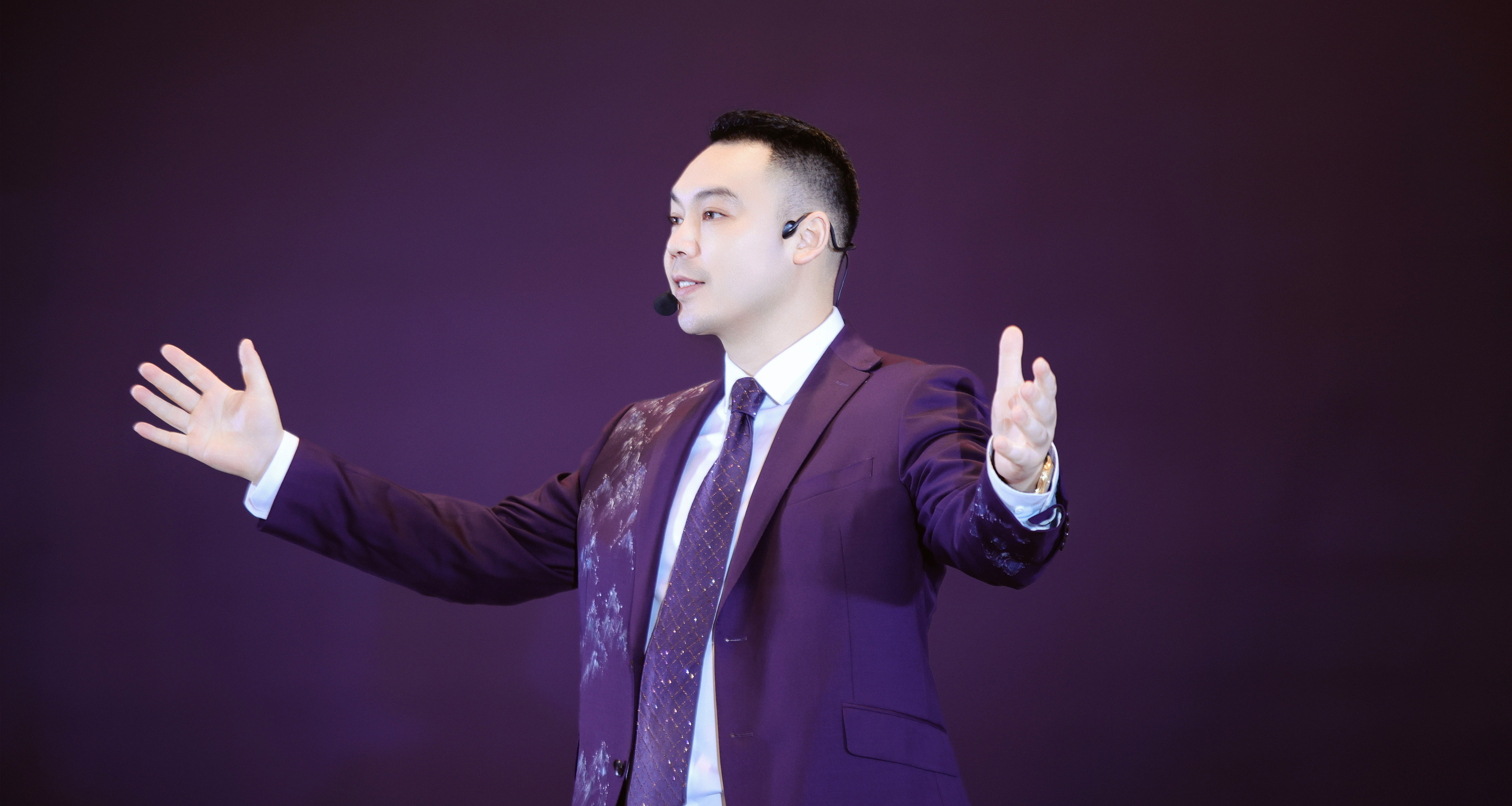 公众演说是吸引顶尖人才、打造团队最快最有效的方法